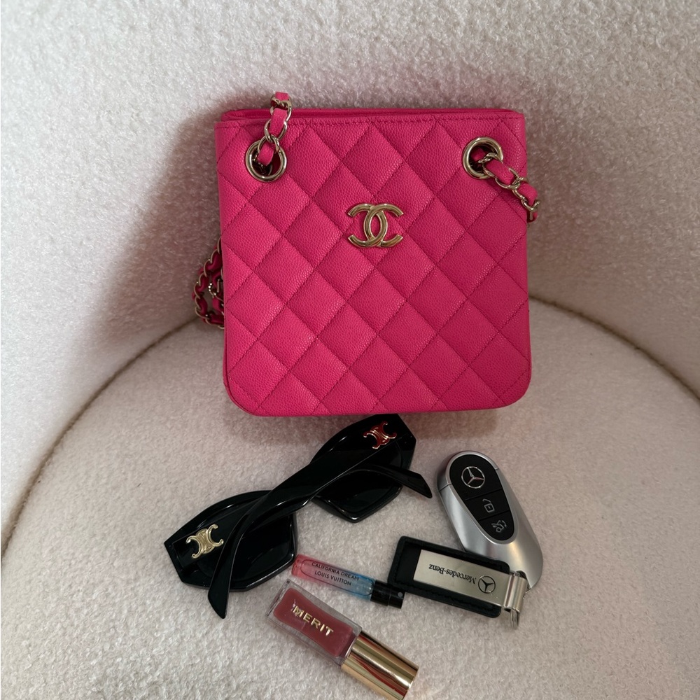 CHANEL Pink Crossbody Bag - Picture 3 of 16